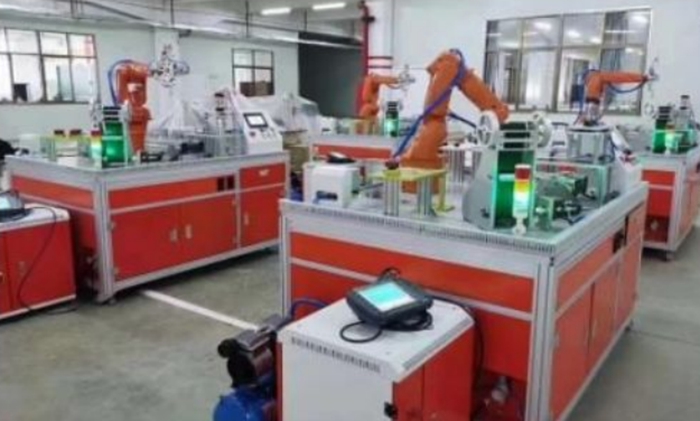 合作院校机器人实训室建设案例